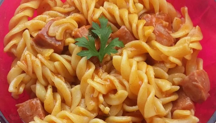 receita de macarronada de calabresa simples e fácil